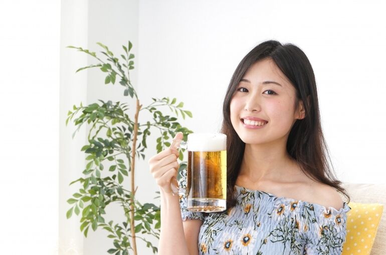 アルコール摂取と肩こり・腰痛の関係