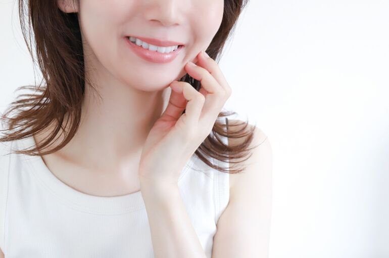 お顔のシミケアで若々しさもアップ