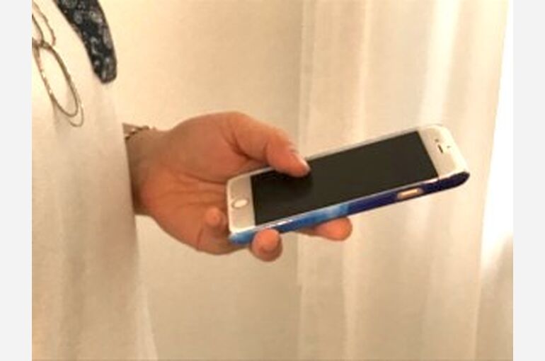 スマホの悪い持ち方
